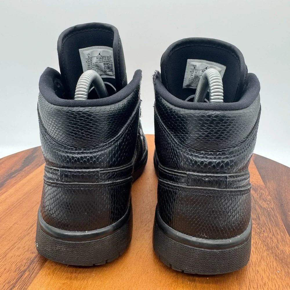 Air Jordan Mid Triple Black Snakeskin Womens 8‎ Classic Basketball Sneakers